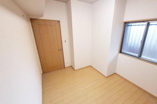 エスリード藤井寺の子供部屋|洋室2