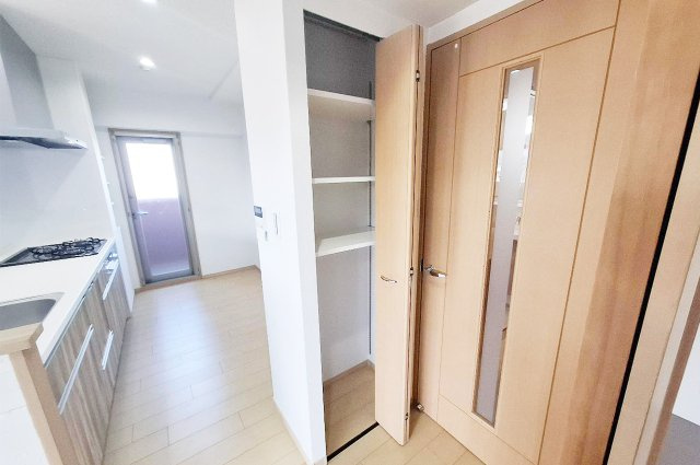 エスリード藤井寺のその他|リビング物入