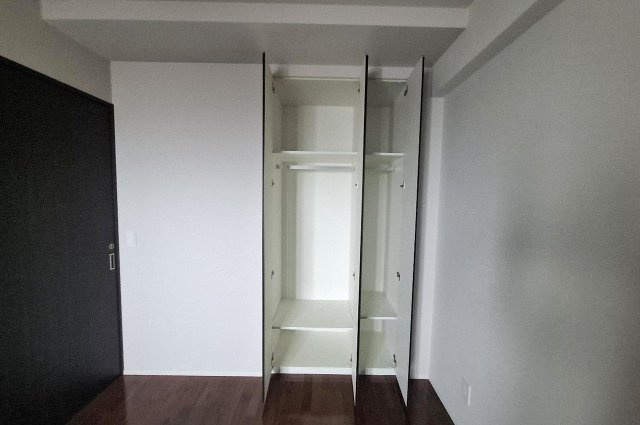 サンメゾン堺浅香駅前の収納|洋室（1）のクローゼット