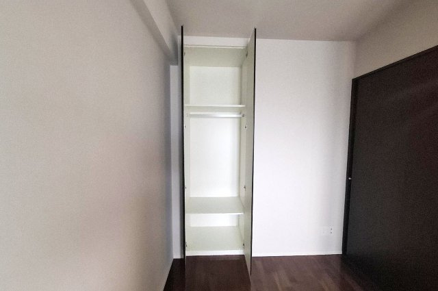 サンメゾン堺浅香駅前の収納|洋室（2）のクローゼット