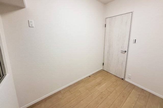 メゾンドール堺の洋室|洋室2：クロスやフローリングを貼替えるなどリフォーム済み。