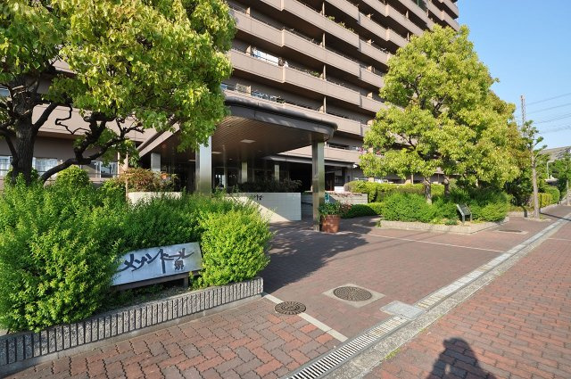 メゾンドール堺|エントランスアプローチ