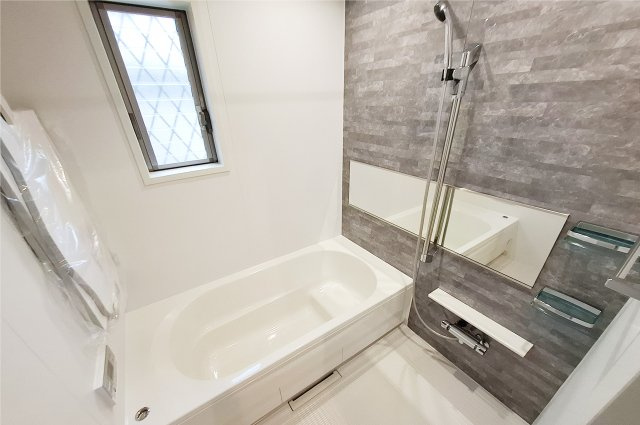 堺市中区東山の浴室|バスルーム：システムバスと浴室乾燥機を新調済み。