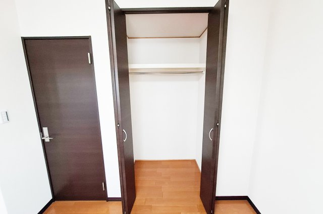 堺市中区東山の収納|洋室2クローゼット