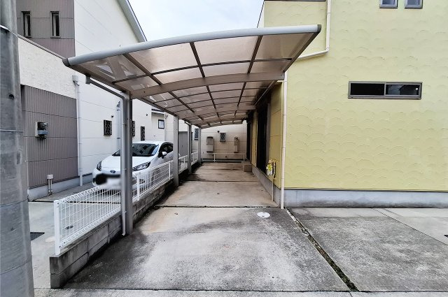 堺市中区東山の駐車場|駐車スペース：カーポート付き。