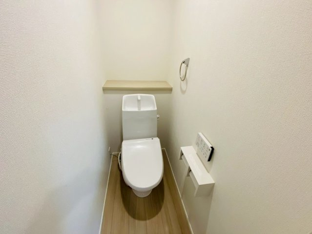 七栄０２期　新築戸建てのトイレ