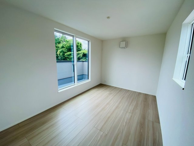 七栄０２期　新築戸建ての洋室