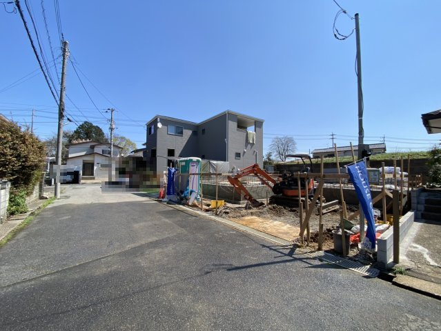 富里市七栄新築戸建の前面道路含む現地写真