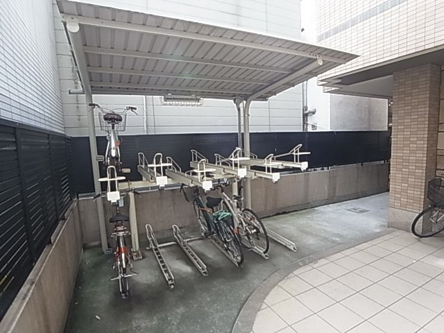 神戸市兵庫区新開地４丁目の賃貸マンションの駐車場