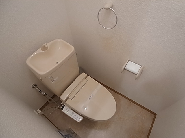 神戸市兵庫区新開地４丁目の賃貸マンションのトイレ|ウォシュレット