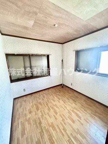 箕面市今宮2丁目一戸建のその他|窓