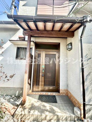 箕面市今宮2丁目一戸建のエントランス
