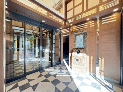 クレアホームズ番町ザ・パークフロントタワーのエントランス