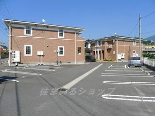 広島市安佐北区三入２丁目のアパートの駐車場