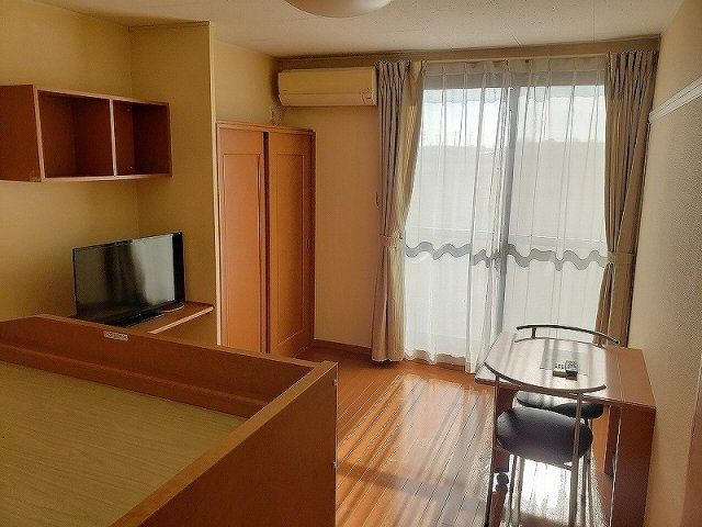 レオパレス椎名の居間・リビング