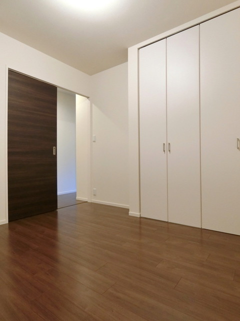 Ｗｉｓｔｅｒｉａ　ｇａｒｄｅｎの居間・リビング|★5.2帖の洋室