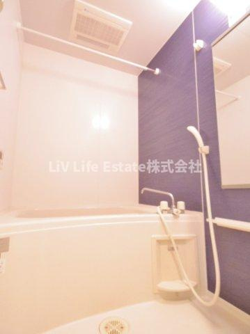 ビーハイブの浴室