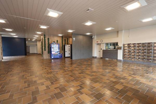 ビレッジハウス港島タワー1号棟のエントランス|エントランスです