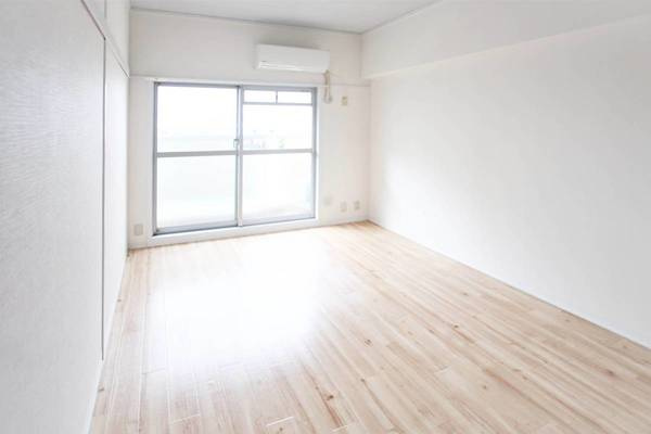 ビレッジハウス港島タワー1号棟の居間・リビング|ビレッジハウスの同一物件・同一タイプの間取りの写真です