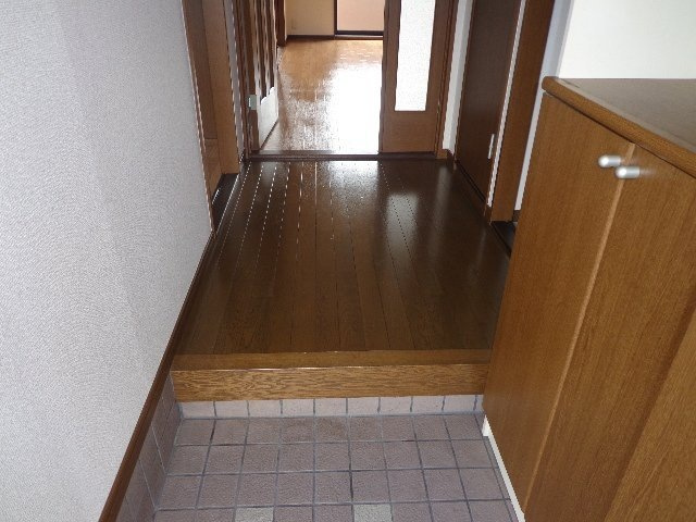 ローズビレッジ の玄関