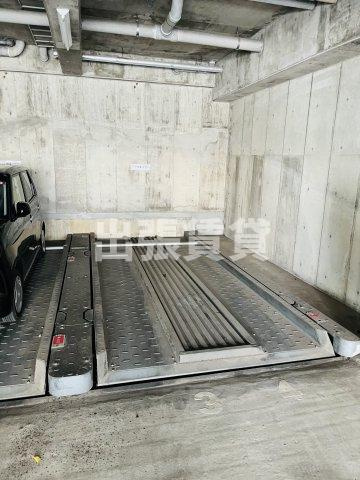 仲介手数料0円！ドール新栄の駐車場