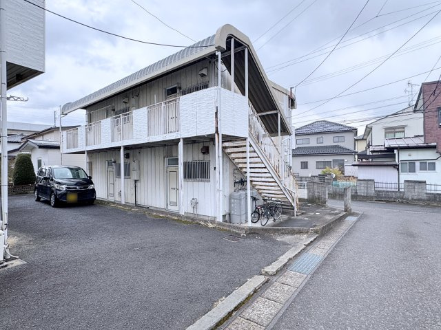 想定年間賃料294万　想定利回り14.70％　軽量鉄骨造の外観