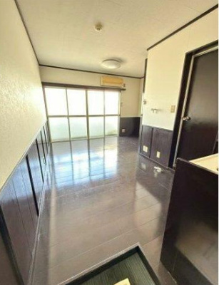 【玄関】 | ウィング旗の台パートⅠ | 玄関から居室への眺望です