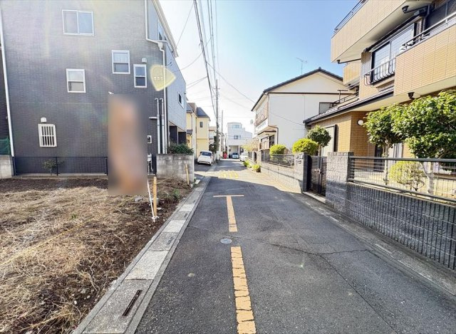 【前面道路含む現地写真】 | 富士見市水谷東2丁目　建築条件なし売地　全1区画　(志木本店) | 前面道路は車の通りが少なく、落ち着いた住環境です。