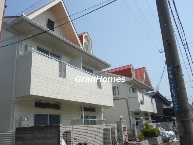 レオパレス松田の外観