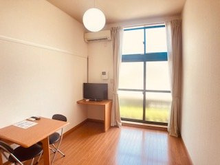 神戸市西区南別府１丁目のアパートの居間・リビング