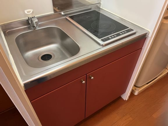 神戸市長田区六番町６丁目のアパートのキッチン|電熱タイプのコンロが２口