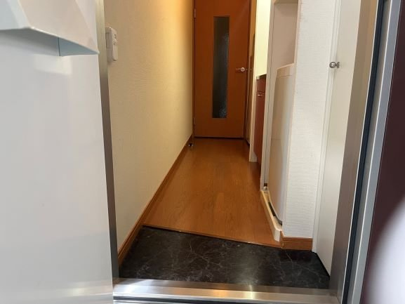 神戸市長田区六番町６丁目のアパートの玄関