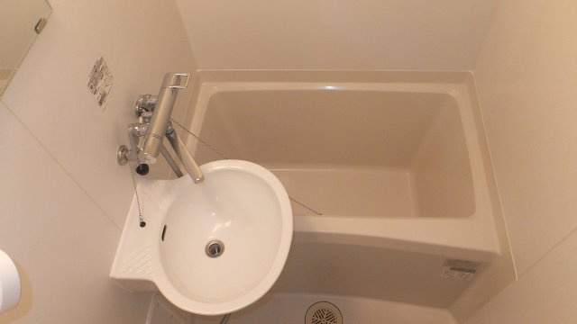 神戸市長田区六番町６丁目のアパートの浴室