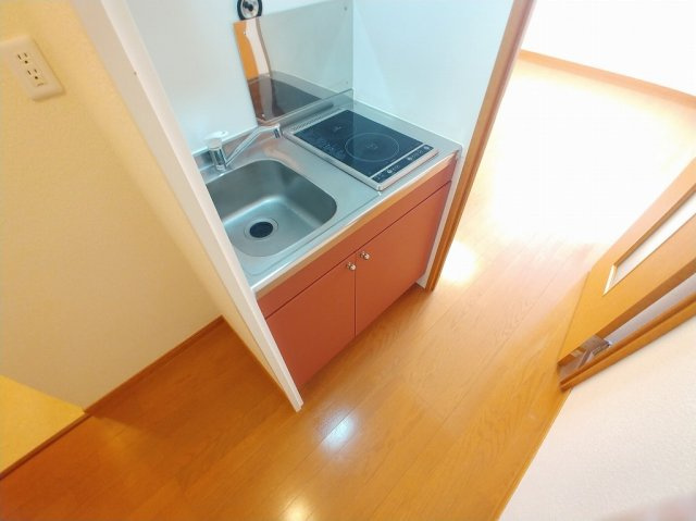 明石市西明石西町２丁目のアパートのキッチン|2口電気コンロ