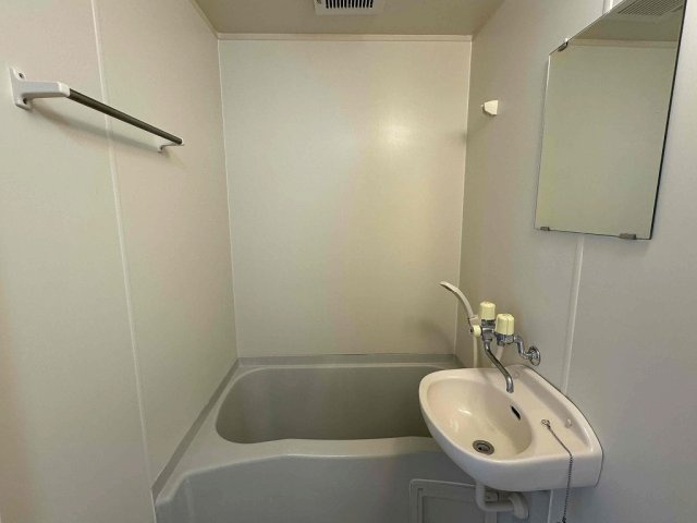 レオパレス二の宮Ｂの浴室|※同タイプ部屋の写真となります