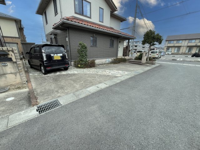両三柳T戸建の駐車場