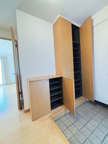 両三柳T戸建の収納
