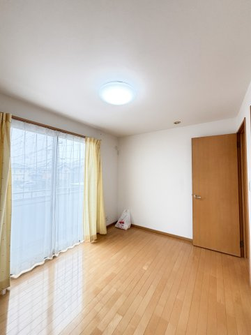 両三柳T戸建の洋室