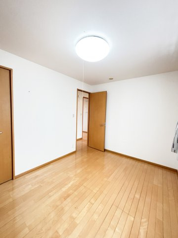 両三柳T戸建の洋室