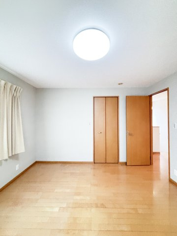 両三柳T戸建の洋室