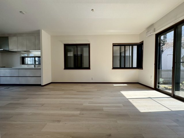 入間市小谷田中古戸建の居間・リビング