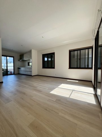 入間市小谷田中古戸建の居間・リビング