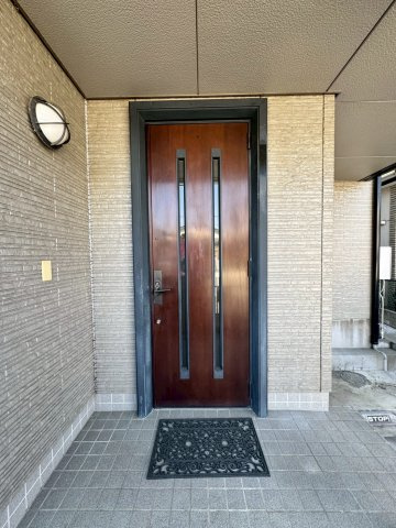 入間市小谷田中古戸建の玄関