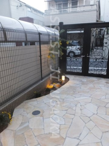 Mimosa House Jiyugaokaのエントランス