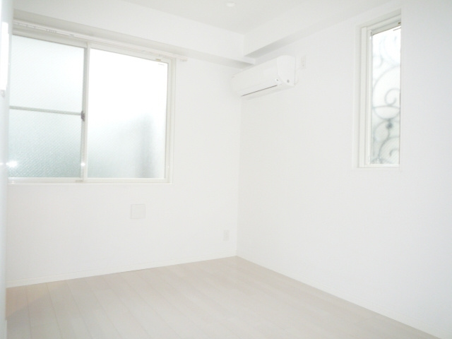 Mimosa House Jiyugaokaの居間・リビング