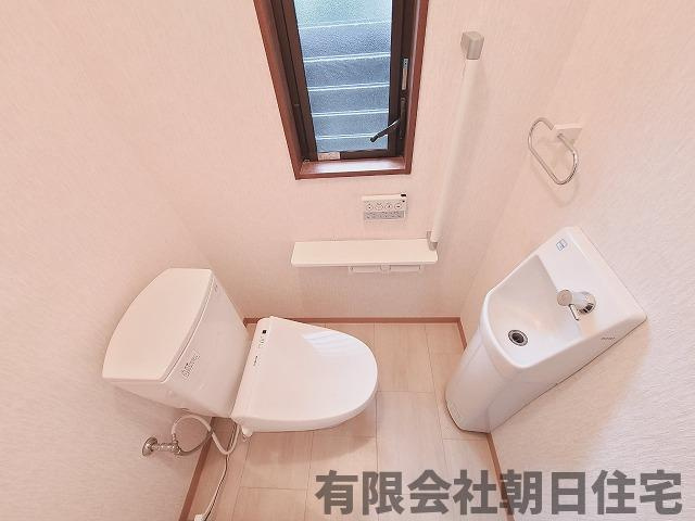 【トイレ】 | 八雲台2丁目中古戸建（収益物件） | 清潔感のあるトイレです