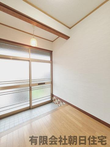【玄関】 | 八雲台2丁目中古戸建（収益物件） | シンプルで使いやすい玄関です