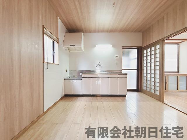 【居間・リビング】 | 八雲台2丁目中古戸建（収益物件） | リビングです