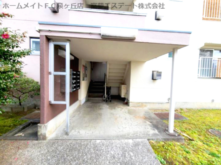 光明台13号棟のロビー