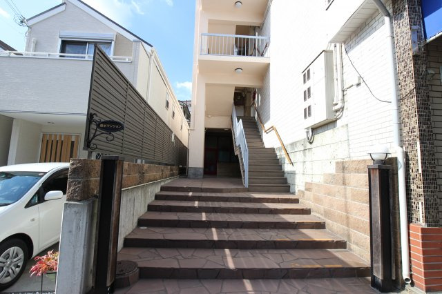 垂水マンションのエントランス